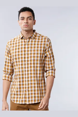 LocoMotive Men Yellow & White Slim Fit Checked Casual Shirt