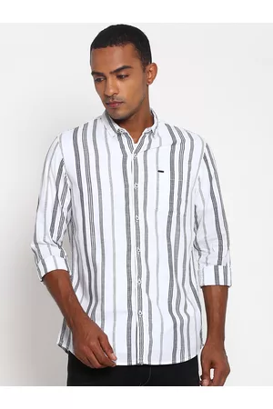 Lee Men White & Black Classic Slim Fit Striped Cotton Casual Shirt