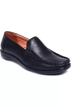 ZOOM Men Black Solid Leather Formal Loafer