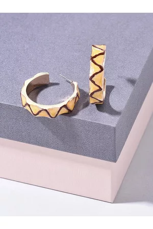 Ami Women Yellow Gold-Plated Circular Half Hoop Earrings