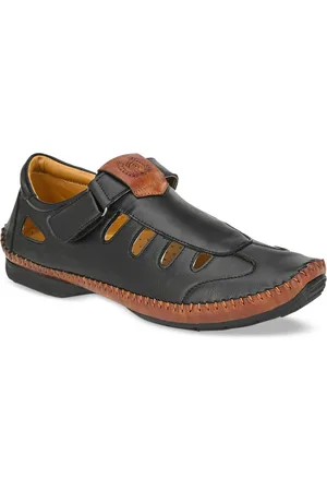 Prolific Men Black Solid Fisherman Sandals