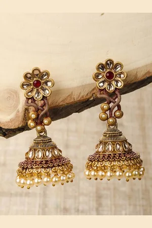 Priyaasi Women Red Kundan Handcraft Gold-Plated Jhumka Earrings
