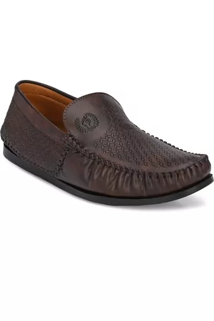 Prolific Men Brown Textured Loafers