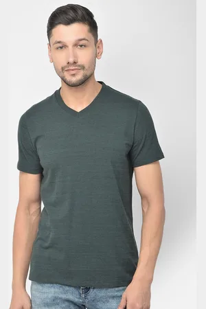 Woodland Men Green V-Neck T-shirt
