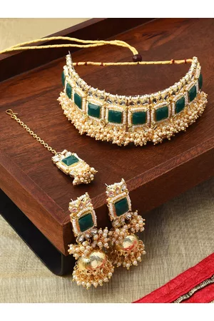 Zaveri Pearls Gold-Plated Green & White Kundan-Studded & Pearl Beaded Jewellery Set