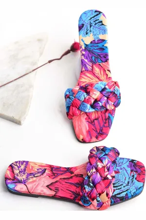 Shoetopia Girls Multicoloured Printed Flats