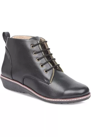 VALIOSAA Women Black Solid Heeled Boots