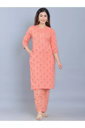 Bachuu Women Peach-Coloured Floral Printed Kurta with Trousers