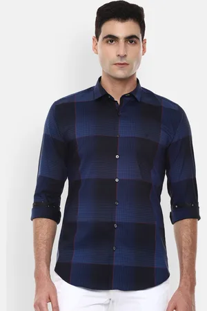 V Dot Men Navy Blue & Black Slim Fit Checked Casual Shirt