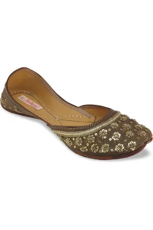 Fulkari Women Brown Embellished Mojaris Flats