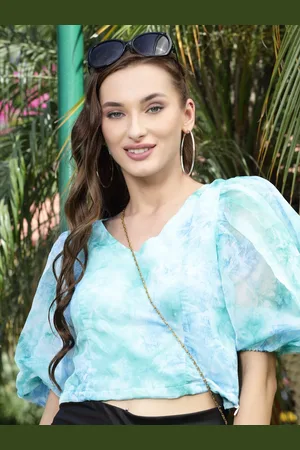 Sera Women Sea Green & White Tie and Dye Crop Top