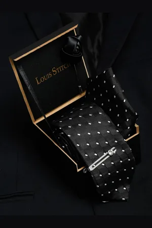 LOUIS STITCH Men
