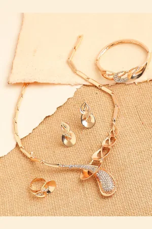 SOHI Women Gold-Plated & Toned White Artificial Stones Studded Jewellery Set