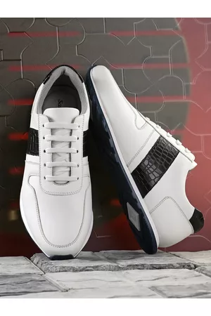 San Frissco Men White Solid Casual Sneakers