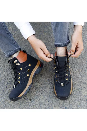 Kraasa Men Black Colourblocked Sneakers