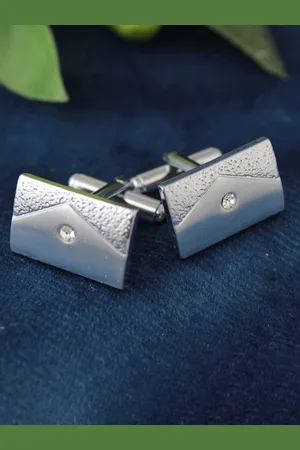 Kavove Men Silver-Toned Rectangle Shaped Cufflink
