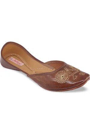 Fulkari Women Tan Embellished Mojaris Flats