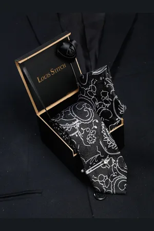 LOUIS STITCH Men Onyx Black Italian Silk Necktie Accessory Gift Set