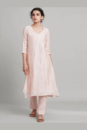 EOSS is Here  FLAT 60 OFF on 2000 Styles Elevate your style with Ws  End of Season Sale Explore the collection of online ethnic wear for  womens W kurtas sets and