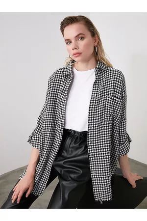 Trendyol Women Black And White Gingham Check Long Sleeves Regular Fit Casual Shirt