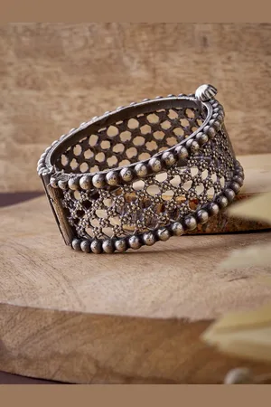 ATIBELLE Women Oxidised Silver-Plated German Silver Bangle