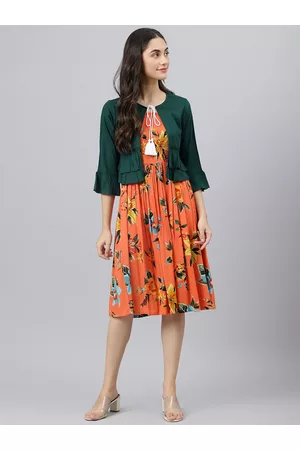 DEEBACO Women Orange Floral Printed Dress With Shrug