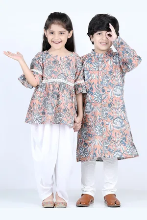 AWW HUNNIE Boys Peach-Coloured Floral Printed Pure Cotton Kurta with Pyjamas & With Dupatta
