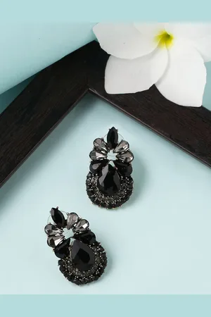 Yellow Chimes Women Black Contemporary Studs Earrings