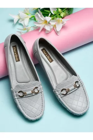 Flat n Heels Women Grey Woven Design Loafers