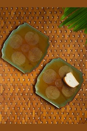 ExclusiveLane Set Of 2 Peacock Boulevard Hand-Engraved Ceramic Food Platters