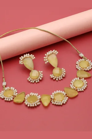 SOHI Gold-Plated Yellow Stone Studded Jewellery Set