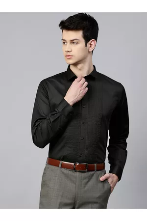 MANQ Men Black Slim Fit Solid Pintucked Party Shirt
