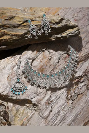SOHI Women Silver-Plated Blue Stone-Studded Jewellery Set