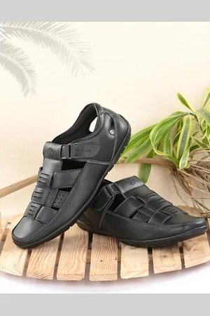 UNDERROUTE Men Black PU Comfort Sandals