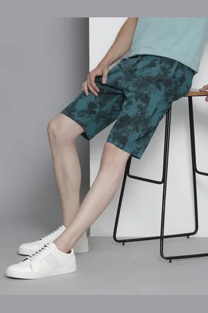 The Indian Garage Co Men Green & Black Geometric Printed Slim Fit Shorts