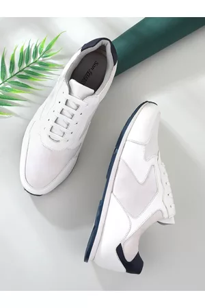 San Frissco Men White Textured Lightweight Sneakers