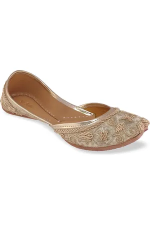 Fulkari Women Beige Embellished Mojaris Flats