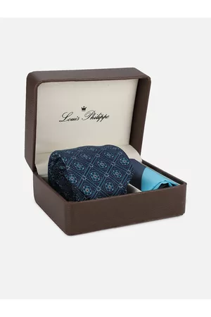 Louis Philippe Gift Set : Buy Louis Philippe Men Navy Blue Solid Belt And  Wallet Online