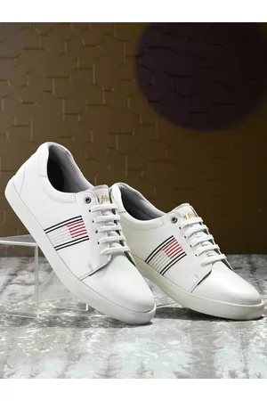 San Frissco Men White Lightweight Sneakers