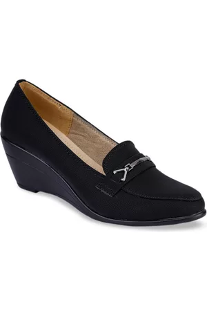 VALIOSAA Women Black Solid Pumps