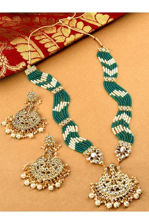 Zaveri Pearls Green & White Gold-Plated Kundan Studded Bridal Jewellery Set
