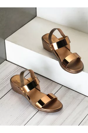 SHEZONE Copper-Toned Embellished Block Pumps with Buckles