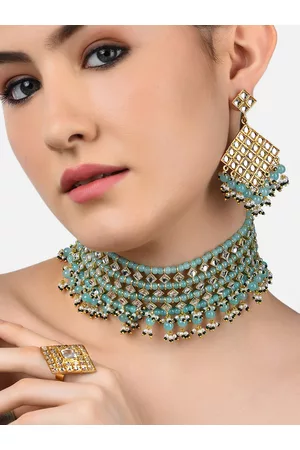 Zaveri Pearls Gold-Plated Green Kundan-Studded & Pearl Beaded Jewellery Set