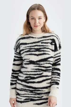 DeFacto Women Beige & Black Longline Pullover Sweater