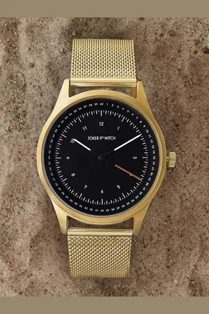 Joker & Witch Men Black Dial & Gold Toned Bracelet Style Straps Analogue Watch