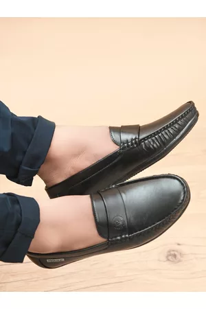 Prolific Men Black Solid Formal Loafers