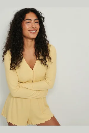 NA-KD Women Yellow Solid Top with Lettuce Edges