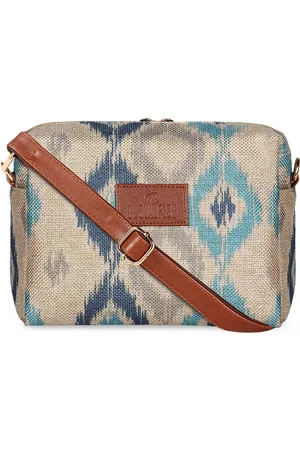 THE CLOWNFISH Isla Women Grey Geometric Structured Sling Bag