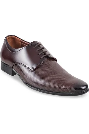 Metro Men Maroon Textured Leather Formal Derbys