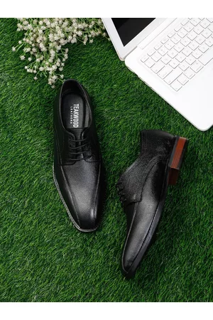 Teakwood Leathers Men Black Textured Leather Formal Derbys